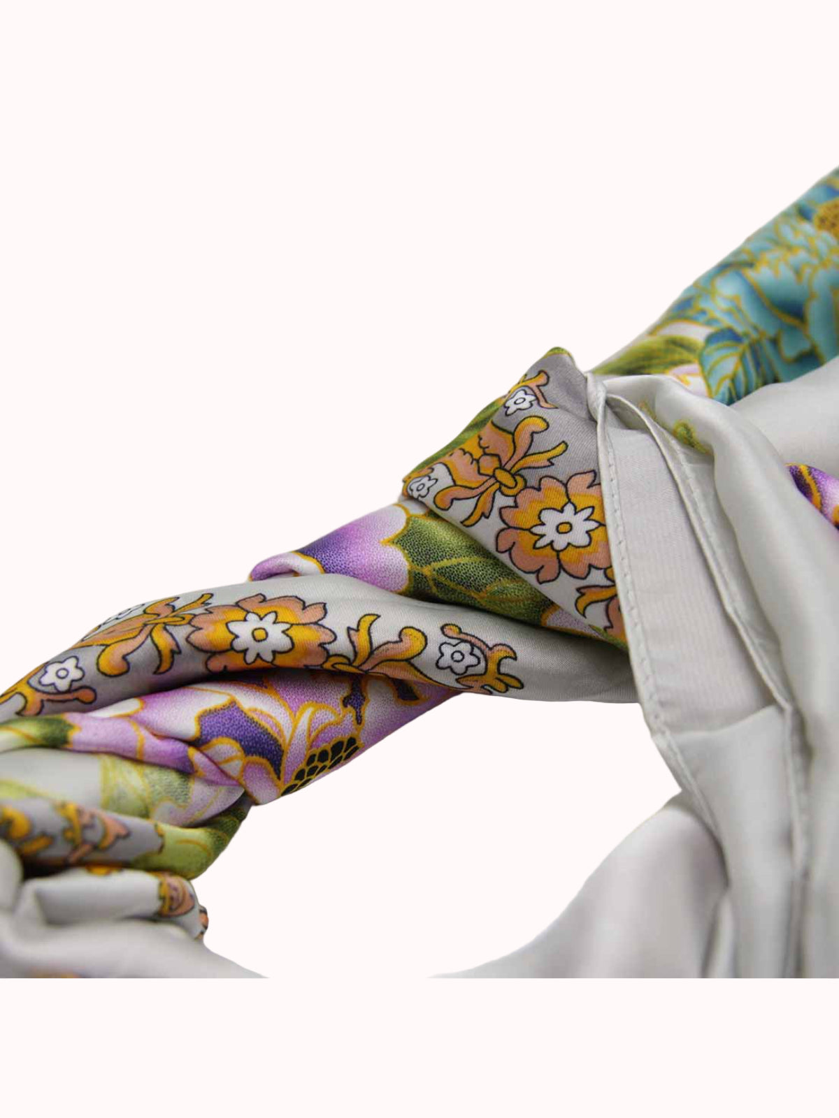 Pañuelo de Seda – Peonías y Borde Dorado