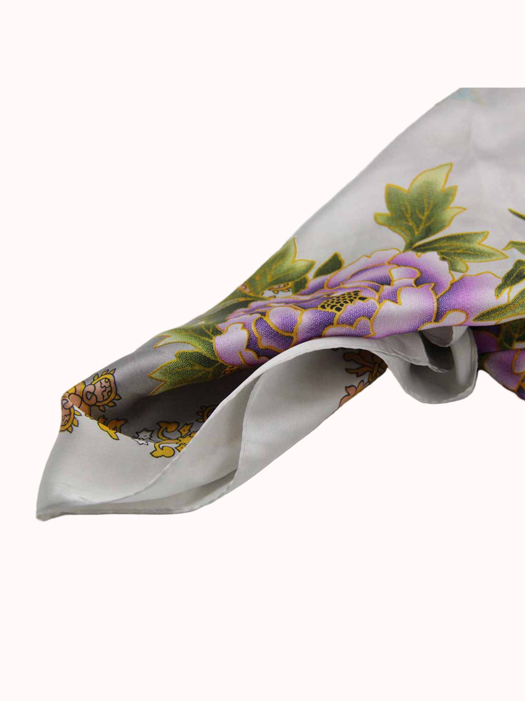 Pañuelo de Seda – Peonías y Borde Dorado